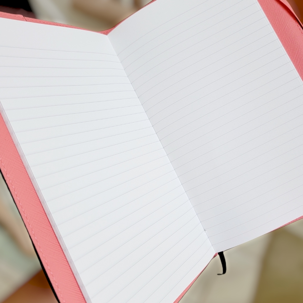 Michael Kors Notebook Pink - Picture 3 of 4